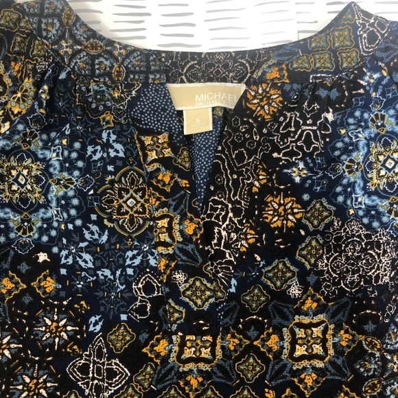 Michael Kors mosaic top - Picture 3 of 8